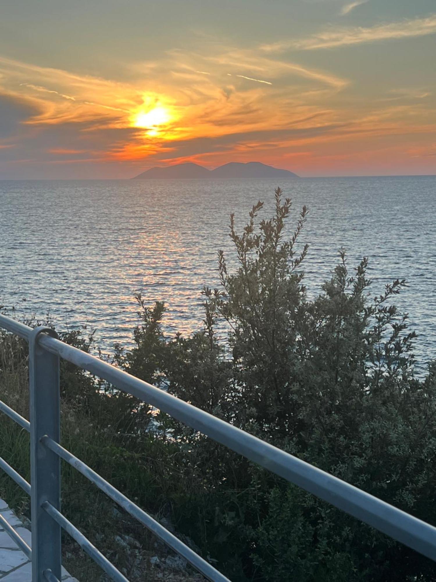 Sea View Apartment! Leilighet